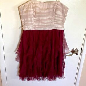 Cream and maroon flutter dress. Built in padding. Zip up back. Size 13
